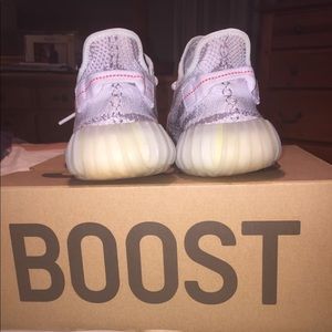 Yeezy Boost 350 V2